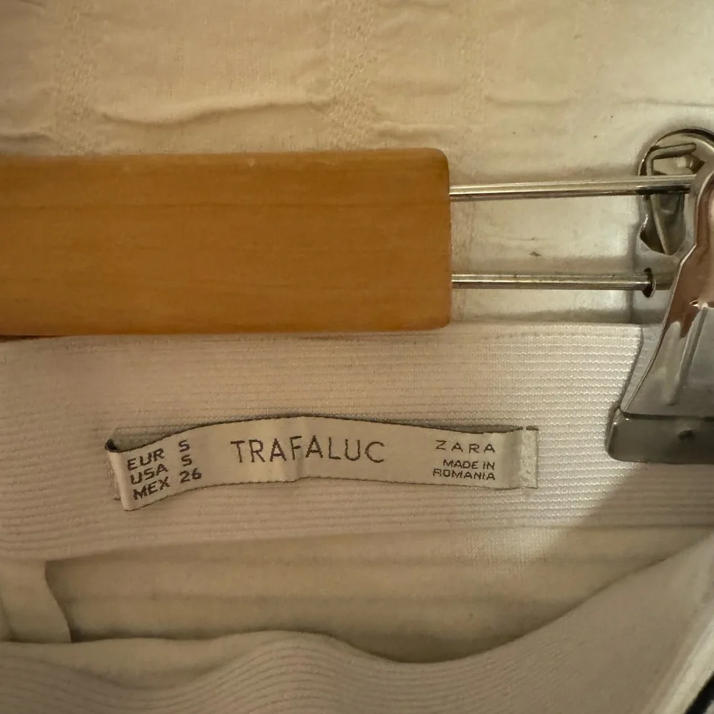 Zara Skirt - Picture 2 of 2